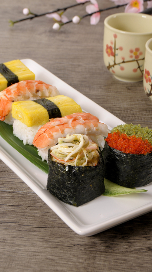 rollo de sushi rellenado
