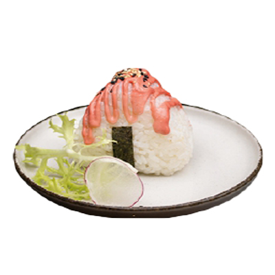 Onigiri de salmón cocinado, mayonesa picante y sesamo